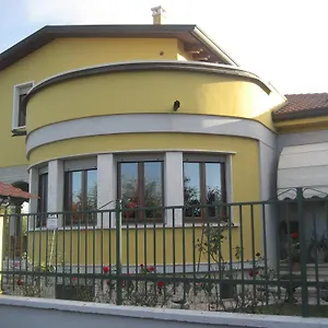 Samuel Bed & Breakfast
