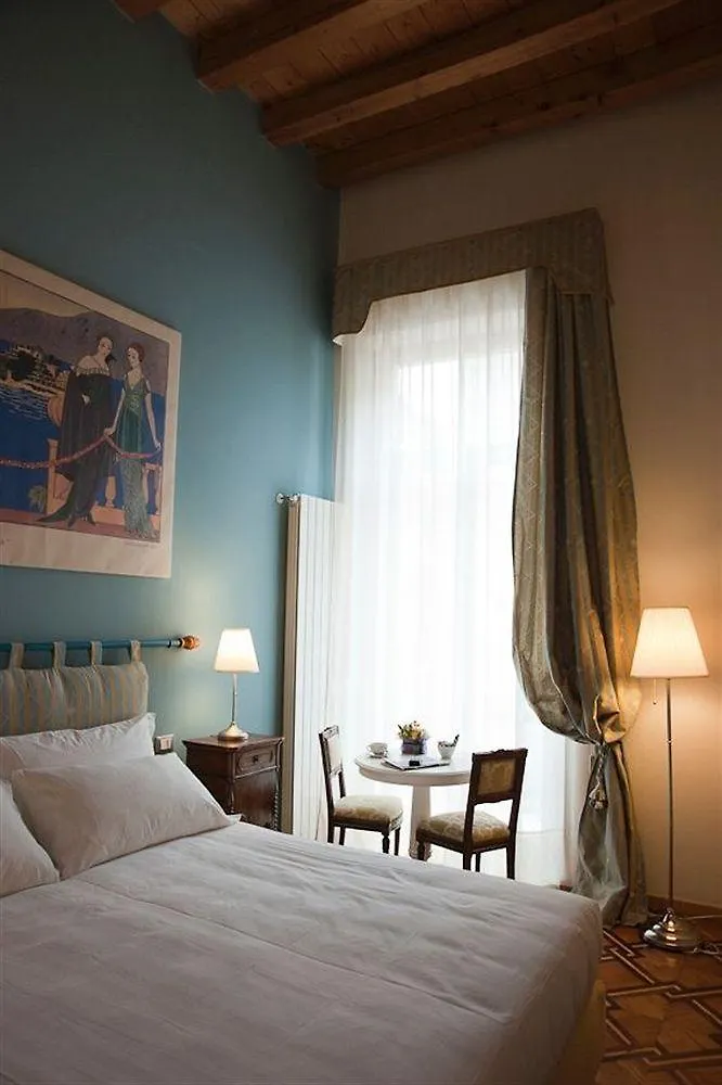 Residenza Giuseppe Verdi Verona 3*,  Italia